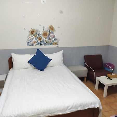 Papa Bear'S Guesthouse Taichung Ruang foto