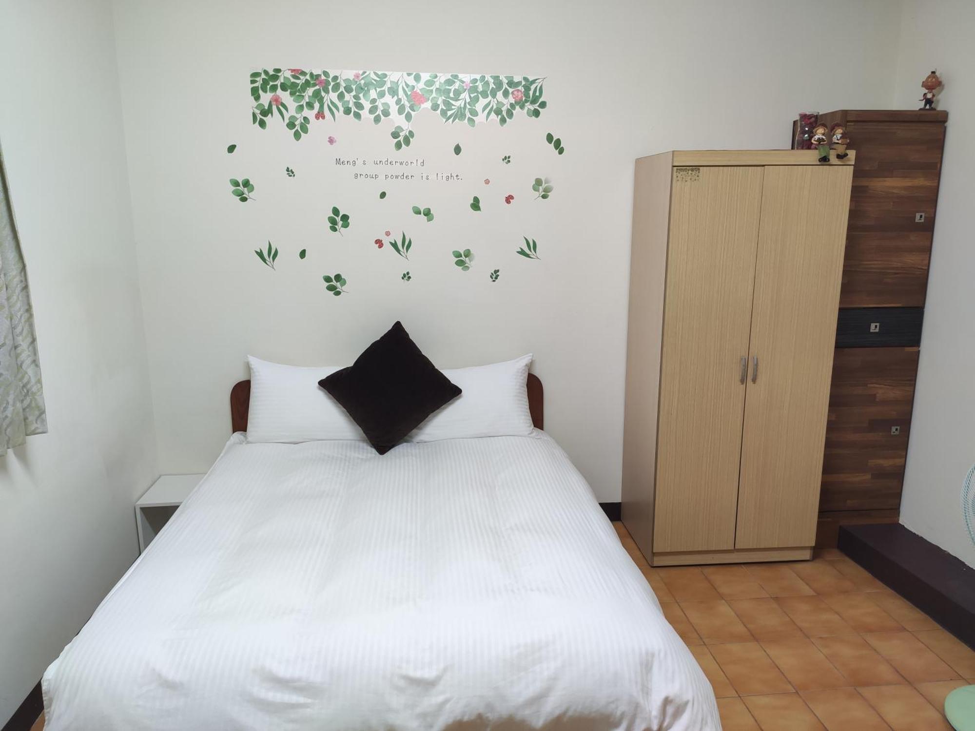 Papa Bear'S Guesthouse Taichung Ruang foto