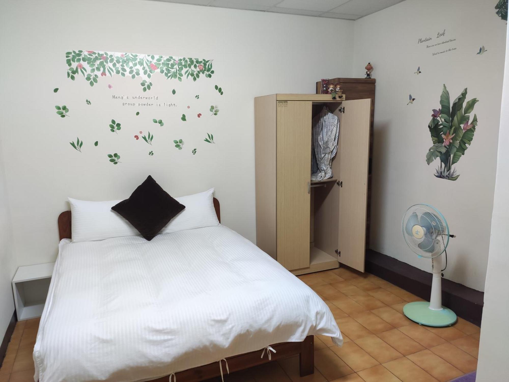 Papa Bear'S Guesthouse Taichung Ruang foto