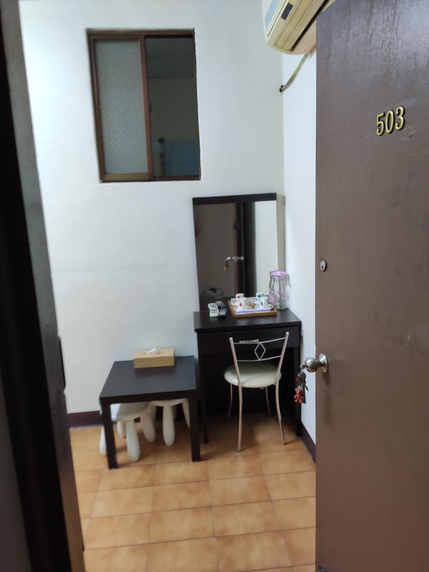 Papa Bear'S Guesthouse Taichung Ruang foto