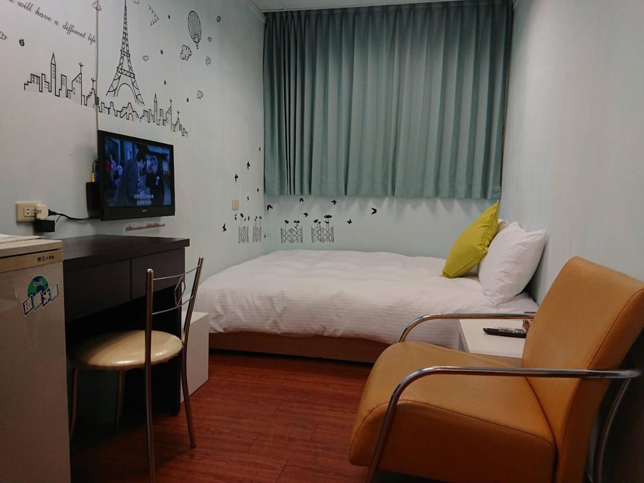 Papa Bear'S Guesthouse Taichung Bagian luar foto