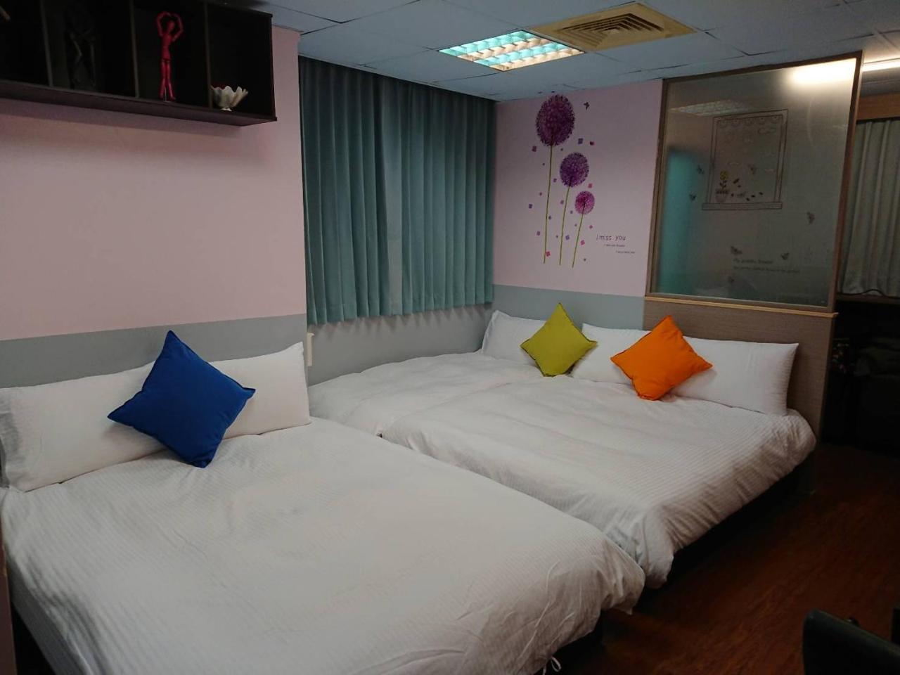 Papa Bear'S Guesthouse Taichung Bagian luar foto