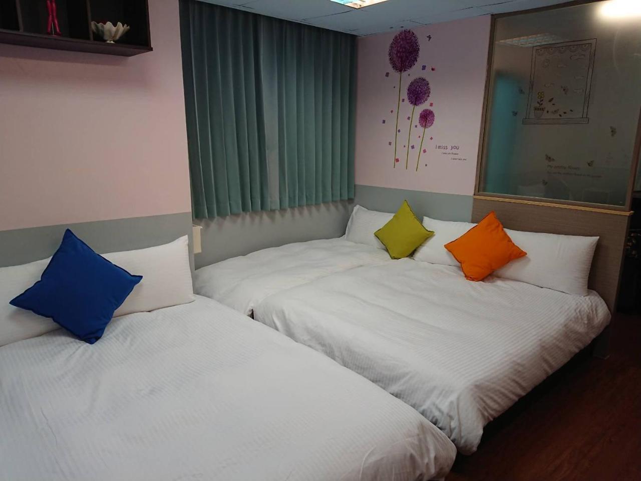 Papa Bear'S Guesthouse Taichung Bagian luar foto