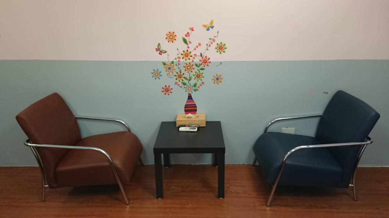 Papa Bear'S Guesthouse Taichung Bagian luar foto
