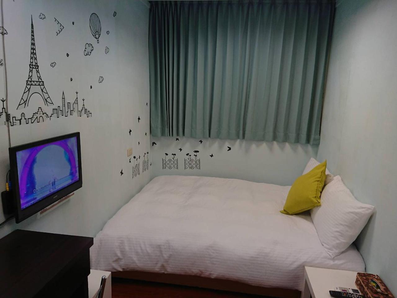 Papa Bear'S Guesthouse Taichung Bagian luar foto