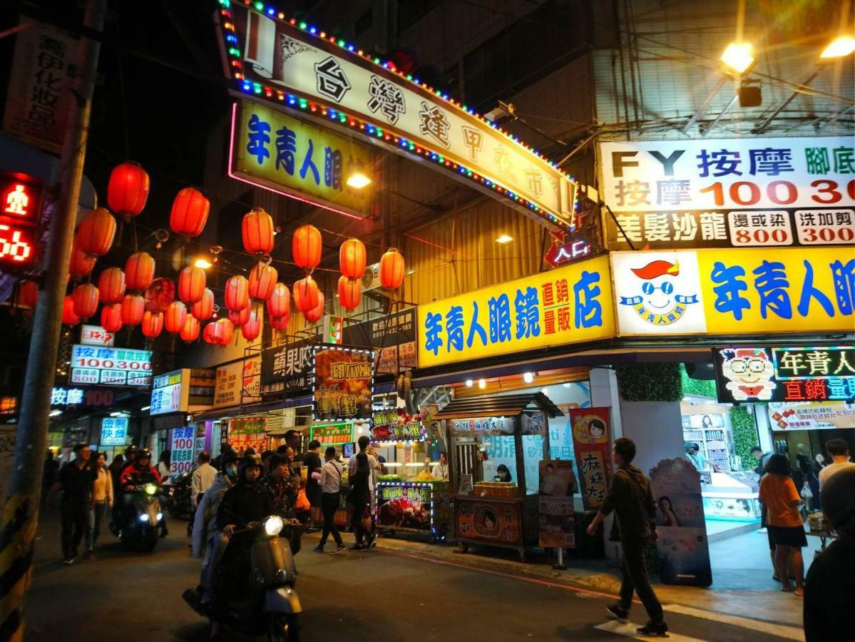 Papa Bear'S Guesthouse Taichung Bagian luar foto