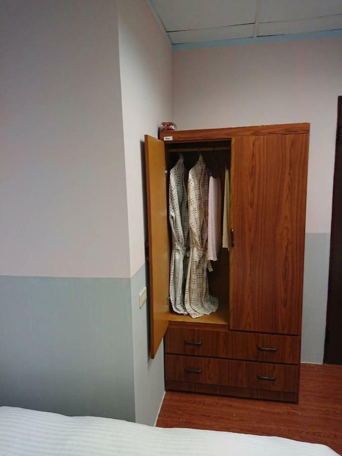 Papa Bear'S Guesthouse Taichung Bagian luar foto