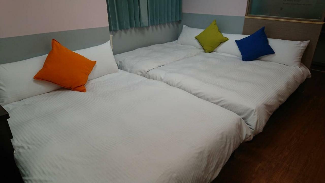 Papa Bear'S Guesthouse Taichung Bagian luar foto